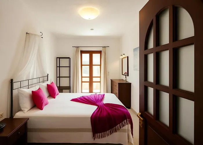 Enosis - Argo Beachside Flat شقة