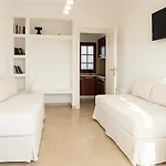 Enosis - Argo Beachside Flat Апартаменты *
